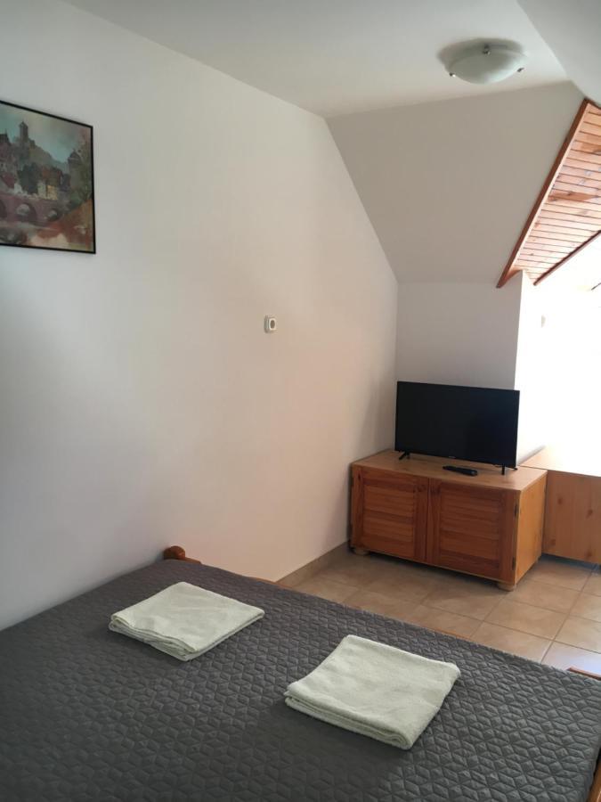 Center Apartmanhaz Hotel Hajduszoboszlo Bagian luar foto