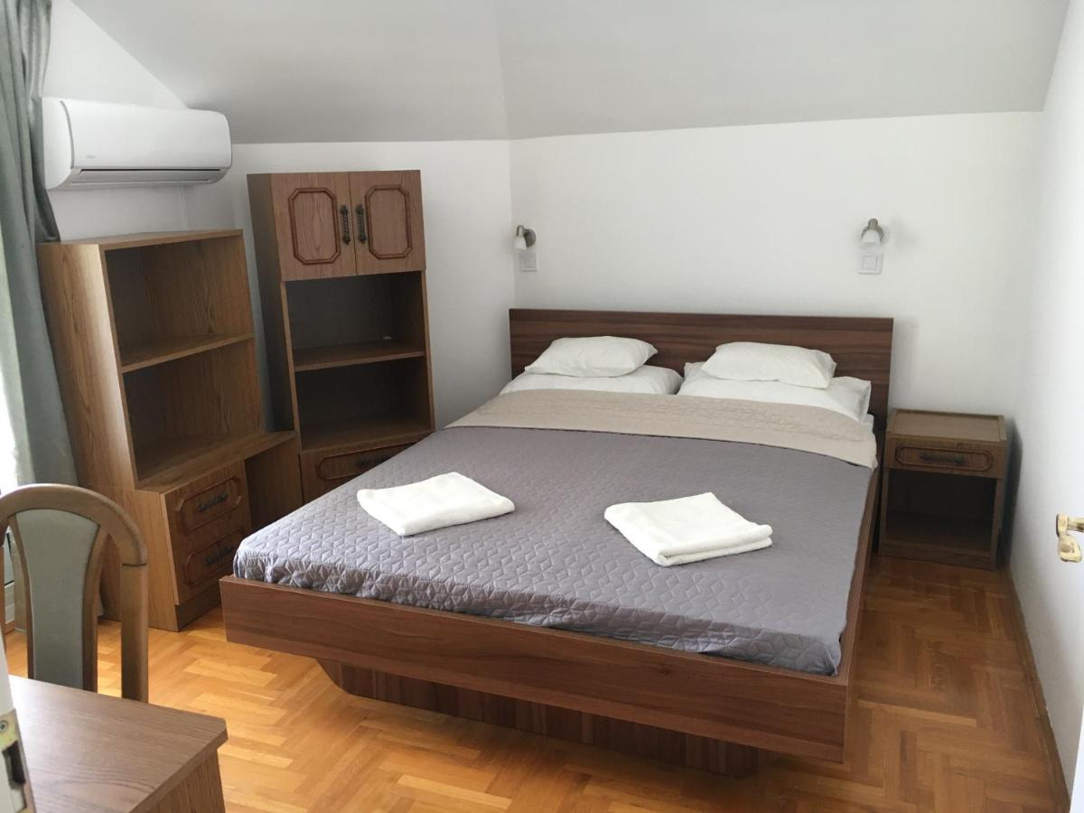 Center Apartmanhaz Hotel Hajduszoboszlo Bagian luar foto