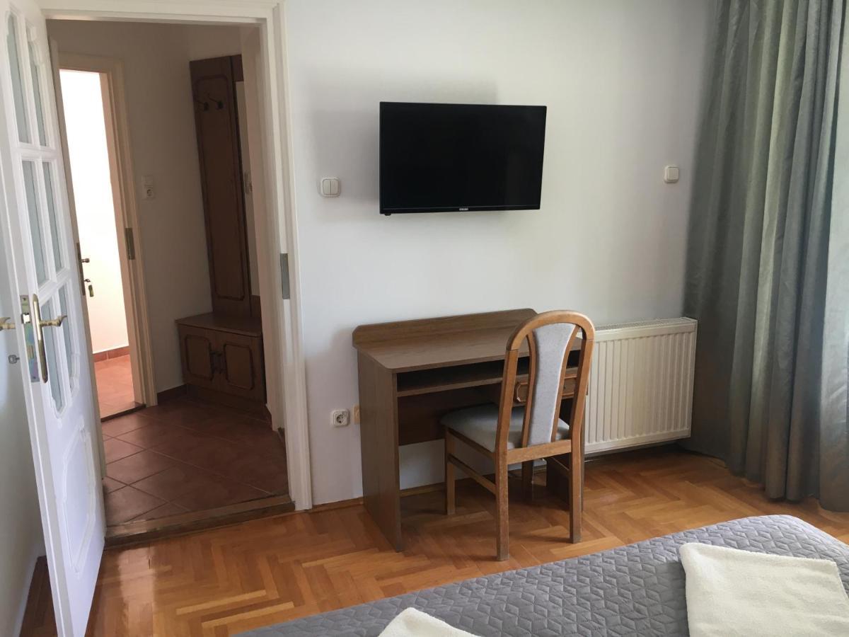 Center Apartmanhaz Hotel Hajduszoboszlo Bagian luar foto