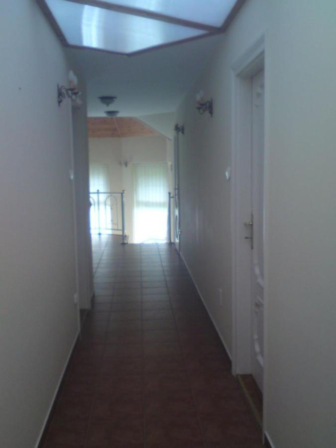 Center Apartmanhaz Hotel Hajduszoboszlo Bagian luar foto