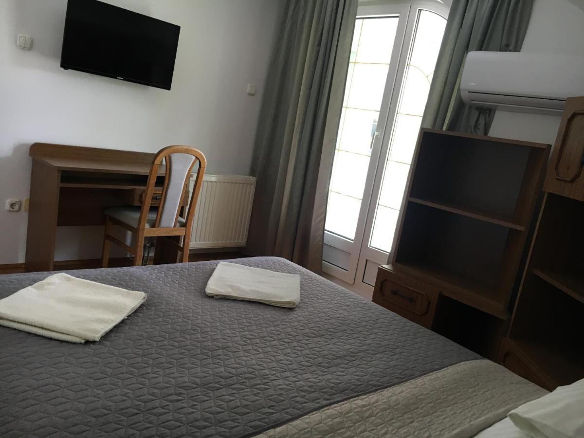 Center Apartmanhaz Hotel Hajduszoboszlo Bagian luar foto
