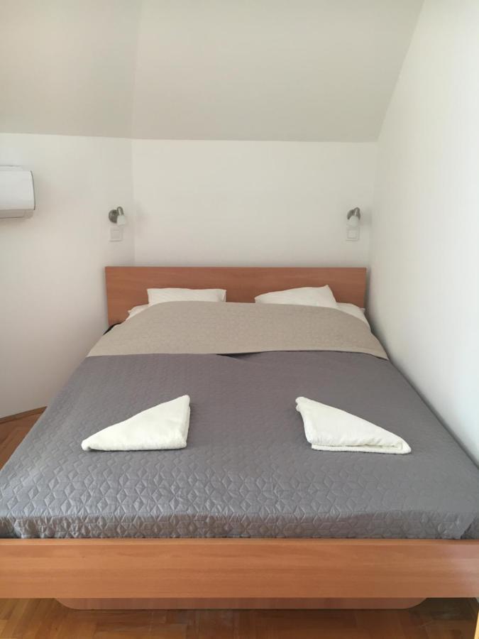 Center Apartmanhaz Hotel Hajduszoboszlo Bagian luar foto