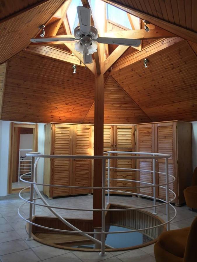 Center Apartmanhaz Hotel Hajduszoboszlo Bagian luar foto